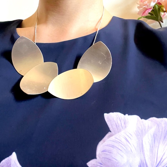 Etereo Metallic Necklace - Picture 2 of 4